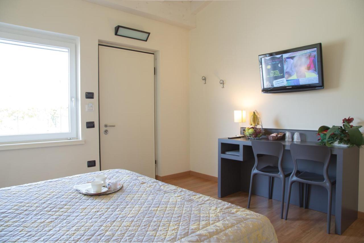 Hotel Motel Giglio Viadana ภายนอก รูปภาพ