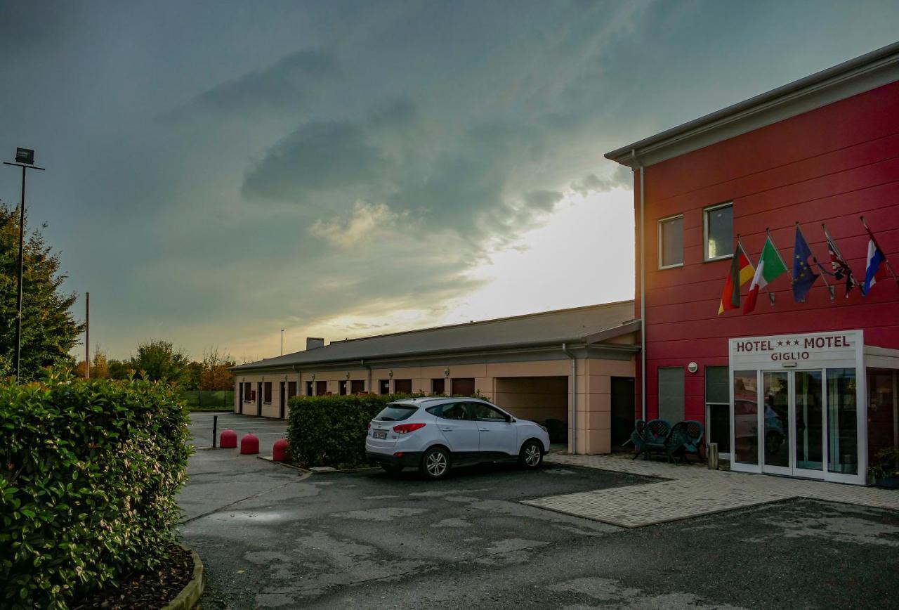 Hotel Motel Giglio Viadana ภายนอก รูปภาพ